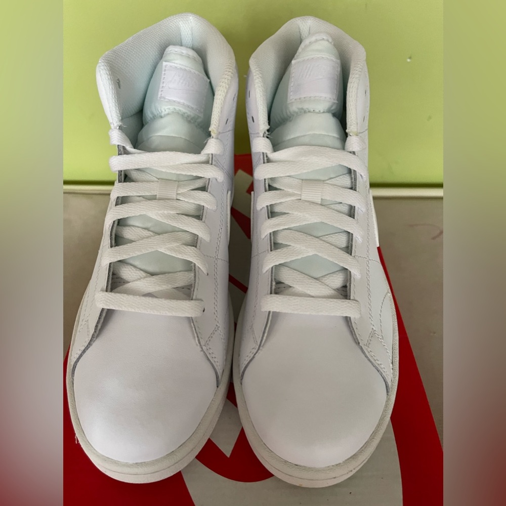 Nike women court royale